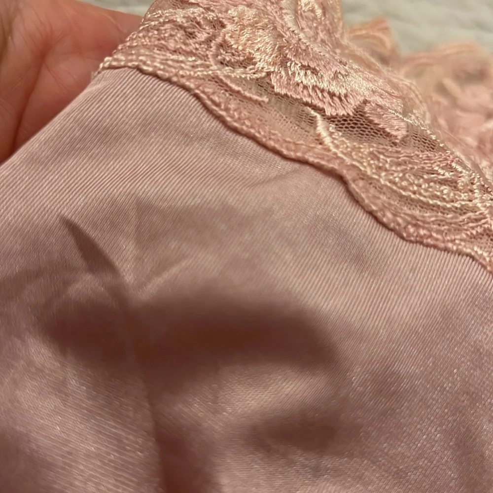 VTG Parisian lingerie. Sexy pink camisole with intricate lace trim. Small. - Picture 5 of 5